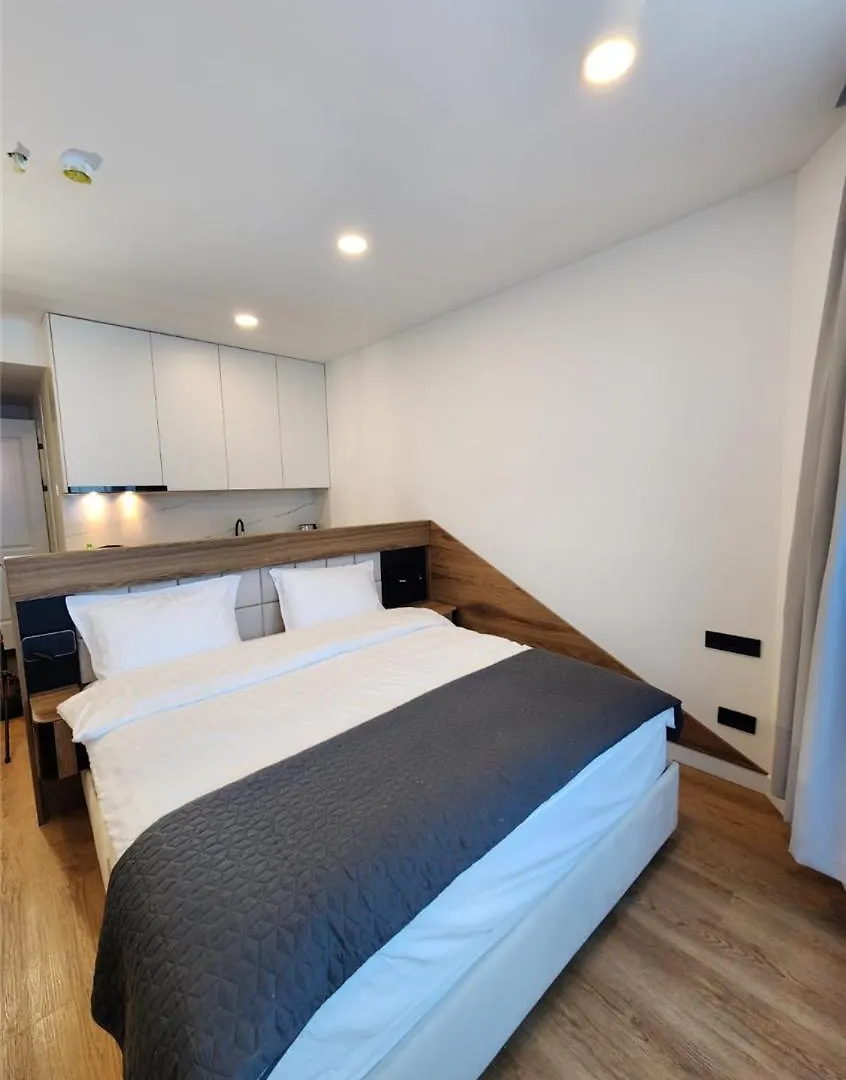Sea View Plaza Batumi Centre Aparthotel 0*,  Georgia